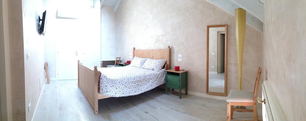 B&B La Familia Lazise Bagian luar foto